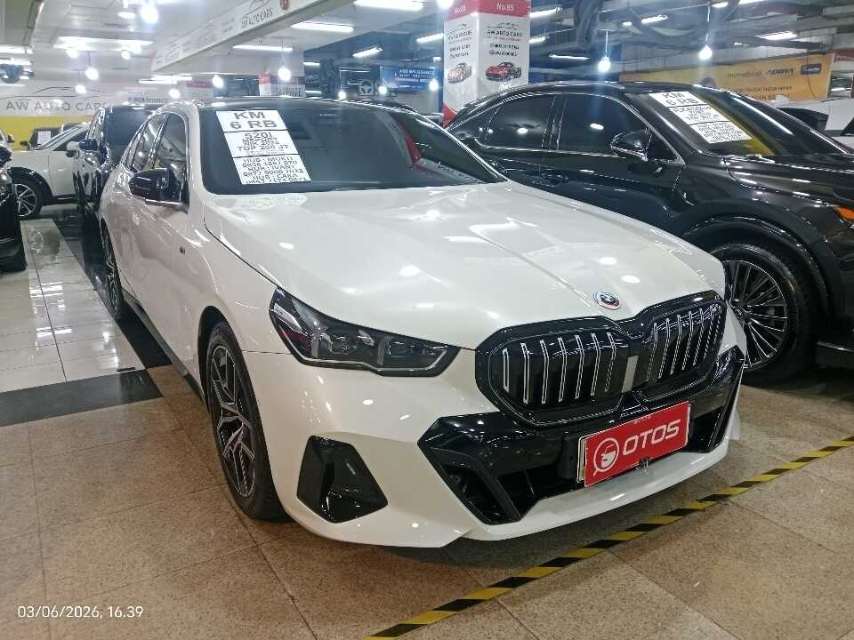 2024 BMW 520i 2.0 - Foto 1 dari 6