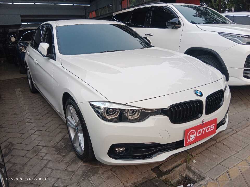 2019 BMW 320i 2.0 - Foto 1 dari 6