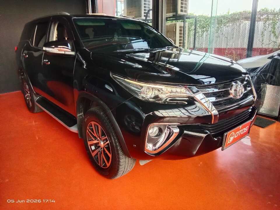 2017 Toyota Fortuner 2.4 4X2 VRZ - Foto 1 dari 6