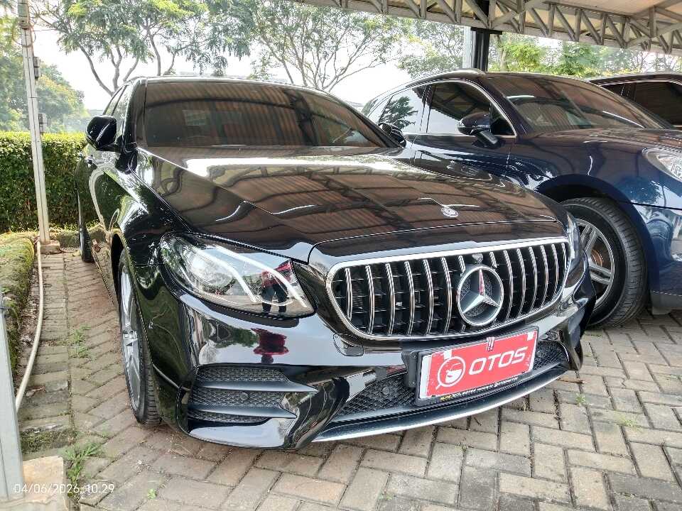 2017 Mercedes-Benz E300 2.0 - Foto 1 dari 6