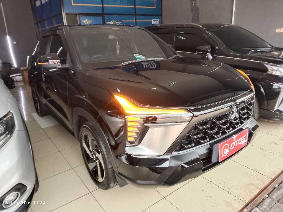 2023 Mitsubishi XForce 1.5 Ultimate - Foto 1 dari 6