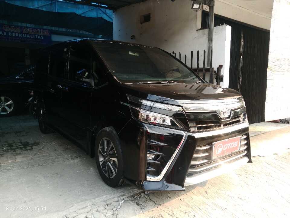 2019 Toyota Voxy 2.0 - Foto 1 dari 6