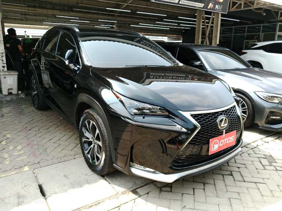 2017 Lexus NX 200t 2.0 F-Sport - Foto 1 dari 6