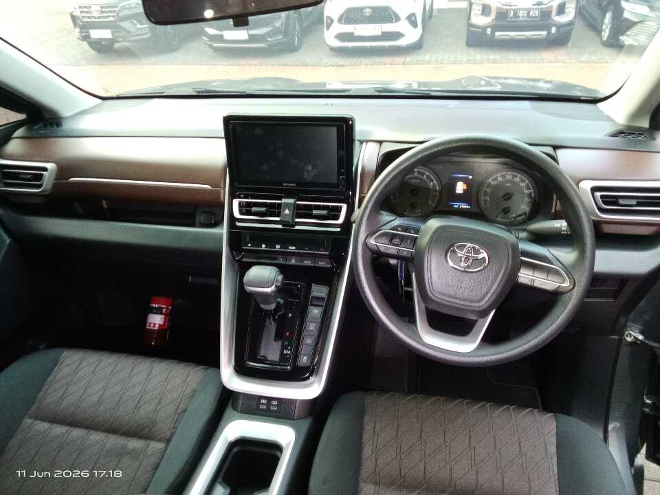 Foto Mobil Bekas Dashboard Toyota Kijang Innova 2.0 Zenix G CVT tahun 2023