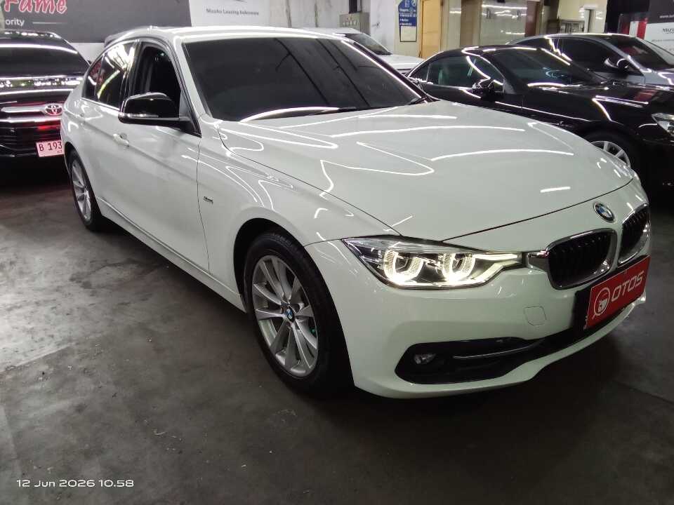 2017 BMW 320i 2.0 - Foto 1 dari 6