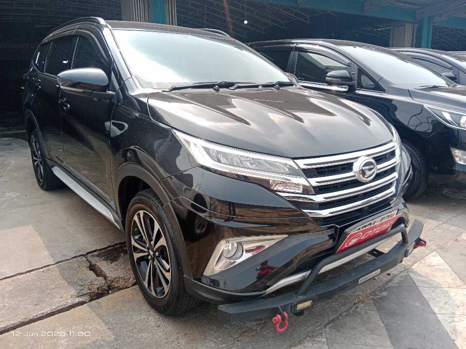 2023 Daihatsu Terios 1.5 R - Foto 1 dari 6