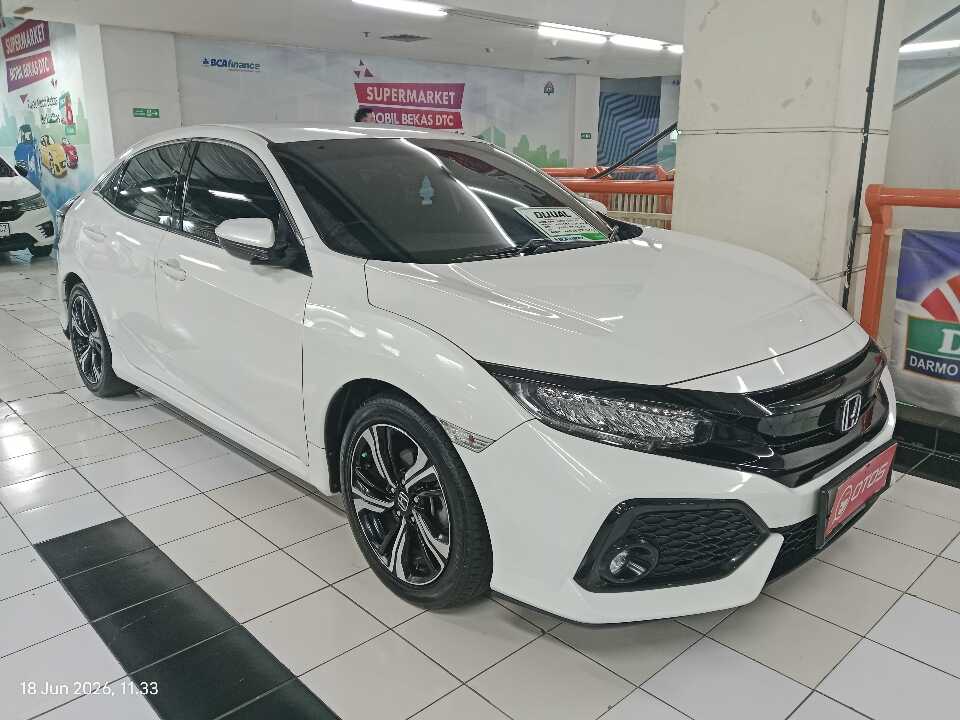 2017 Honda Civic 1.5 E Hatchback - Foto 1 dari 6