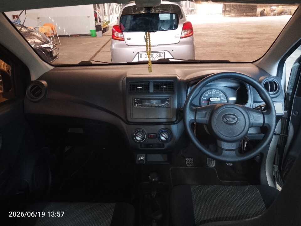 Foto Mobil Bekas Dashboard Daihatsu Ayla 1.0 D tahun 2017
