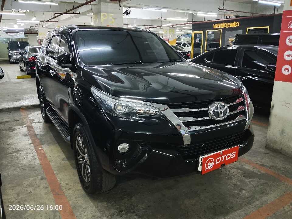 2020 Toyota Fortuner 2.4 4X2 VRZ - Foto 1 dari 6