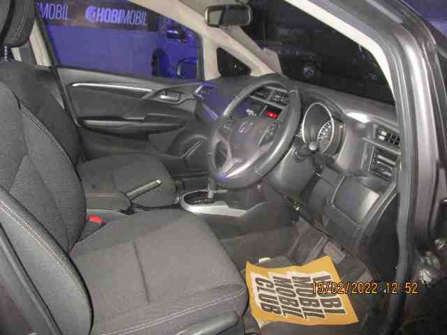 Foto Mobil Bekas Kabin Depan Honda Jazz  tahun 2016