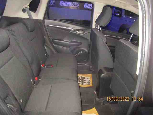 Foto Mobil Bekas Kabin Belakang Honda Jazz  tahun 2016
