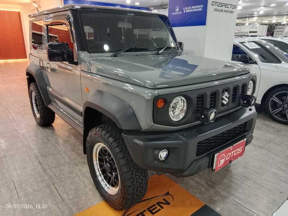 2023 Suzuki Jimny 1.5 - Foto 1 dari 6