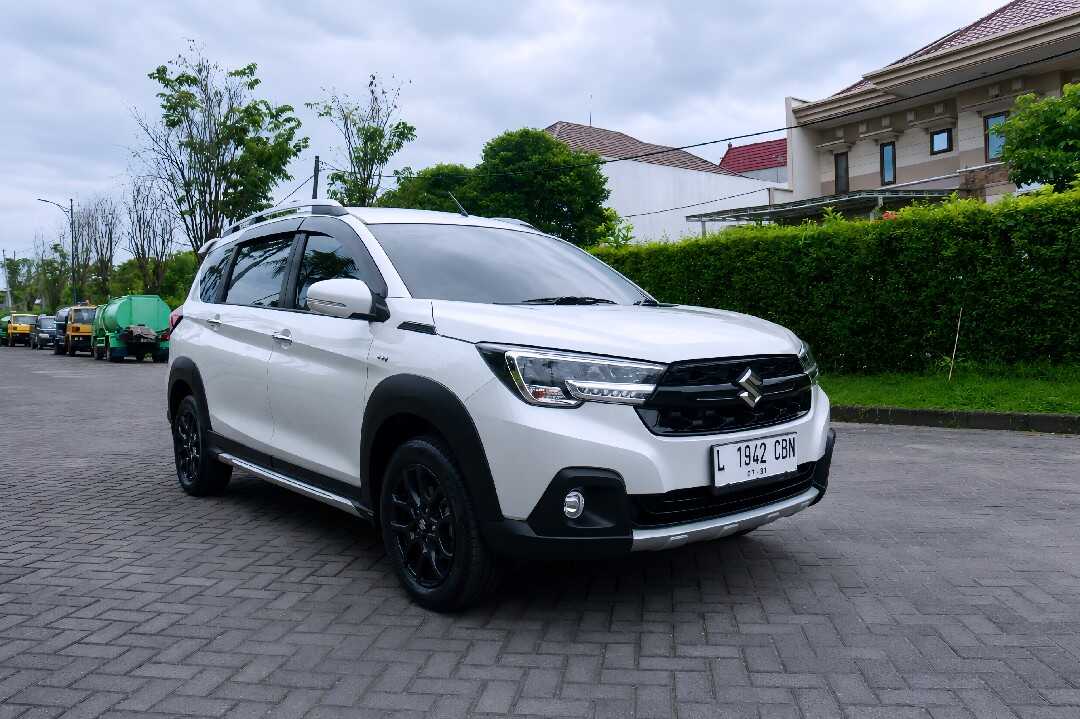 2023 Suzuki XL7 1.5 Beta - Foto 1 dari 10