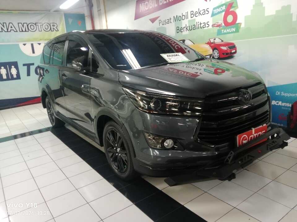 2017 Toyota Kijang Innova 2.0 Venturer - Foto 1 dari 6