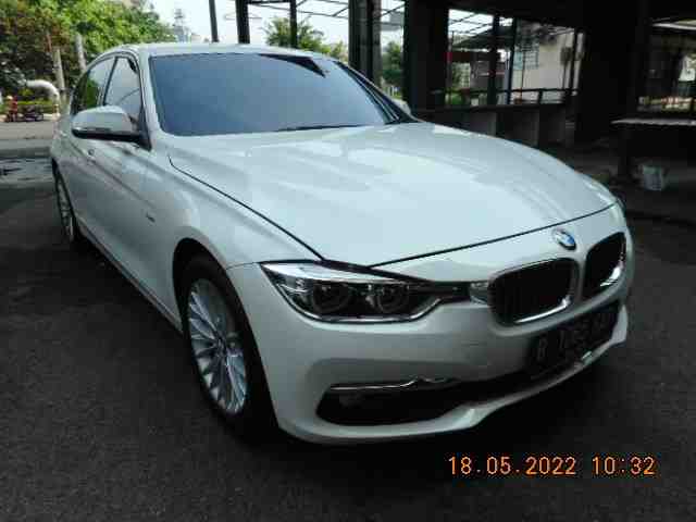 2018 BMW 320i 2.0 - Foto 1 dari 6