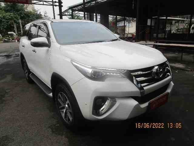 2019 Toyota Fortuner 2.4 4X2 VRZ - Foto 1 dari 6
